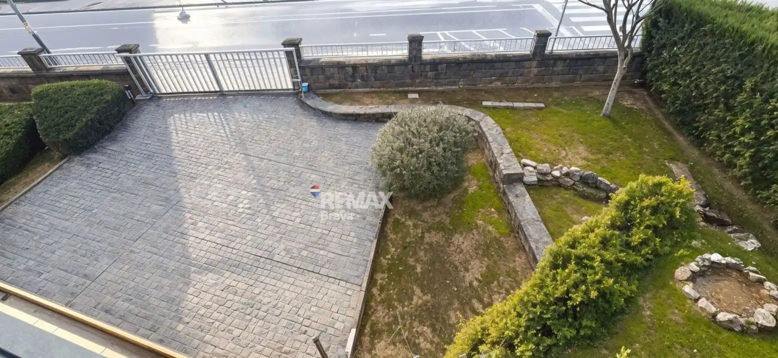 Casa adosada en venta en Celrà con Aire acondicionado, Jardín privado y Terraza