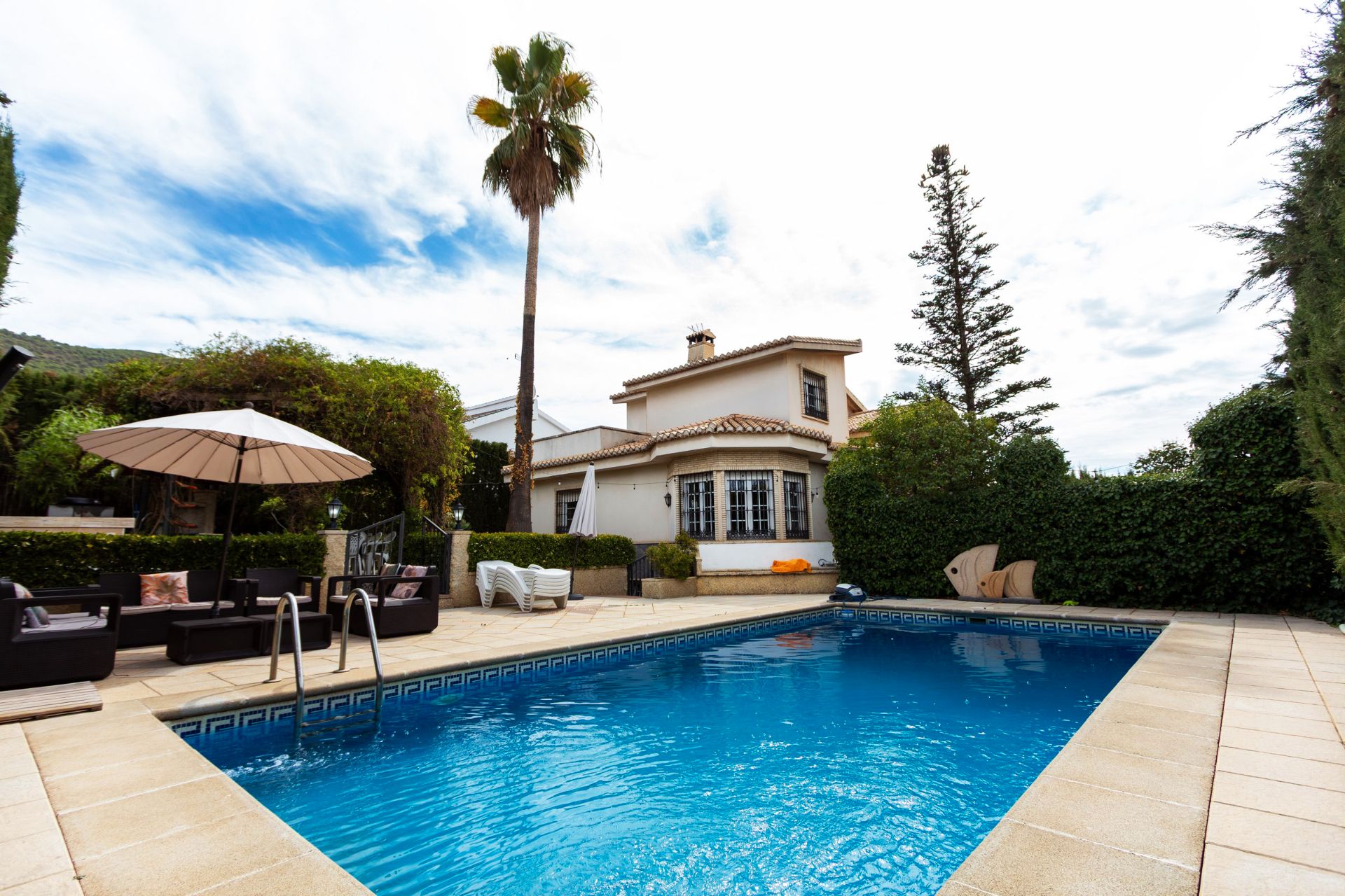 Vista exterior de Casa o xalet en venda en Padul amb Aire condicionat, Calefacció i Jardí privat