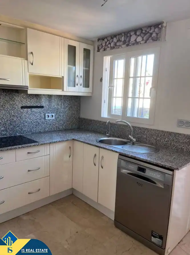 Cocina de Casa adosada en venta en Guardamar del Segura con Aire acondicionado, Calefacción y Jardín privado