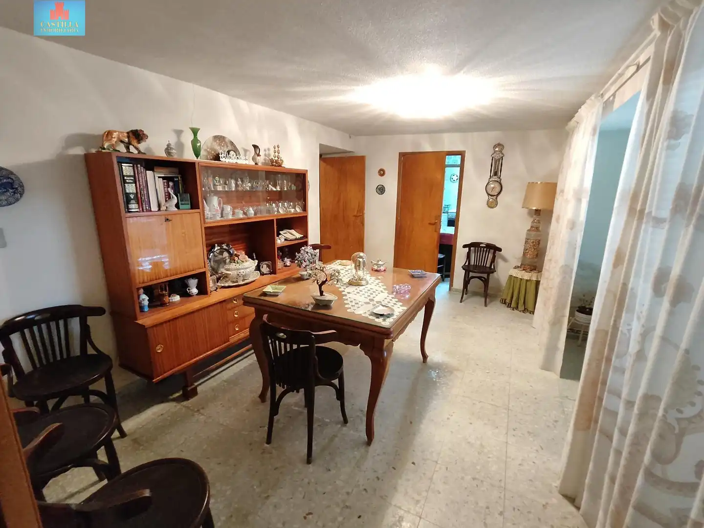 Houses for sale in Velayos  with Private garden and Storage room