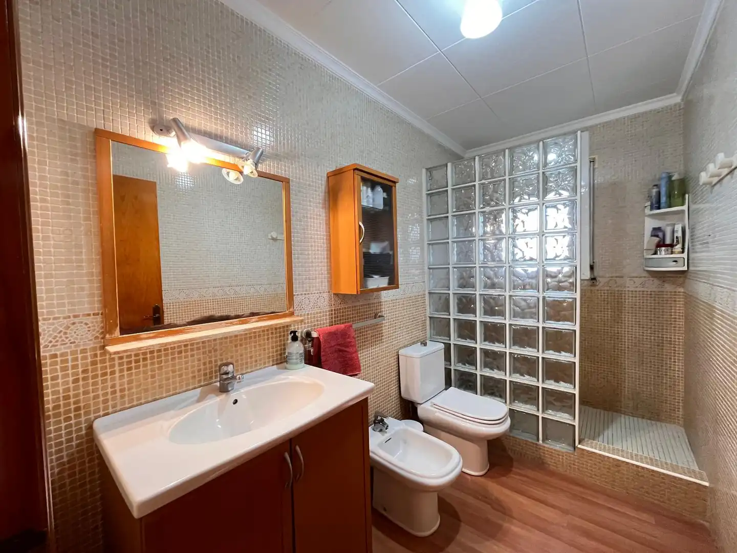 Baño de Casa o chalet en venta en Vilanova i la Geltrú con Calefacción, Terraza y Piscina