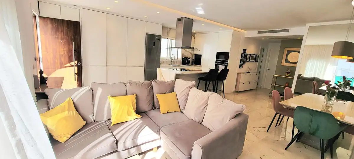 Apartament amb piscina en venda a Nueva Andalucía, imagen 3