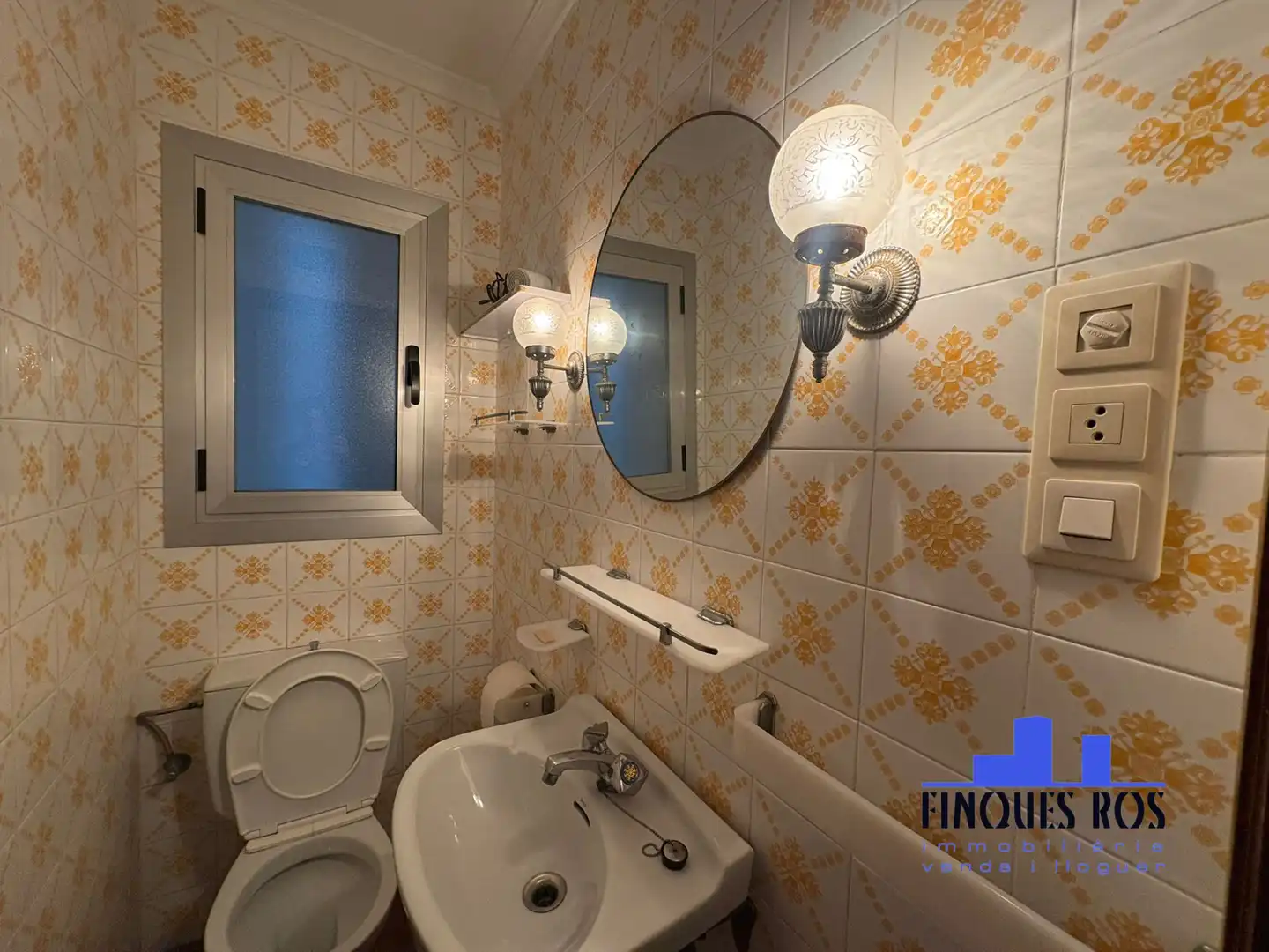 Badezimmer von Wohnung zum Verkauf in Vinaròs mit Möbliert und Ofen