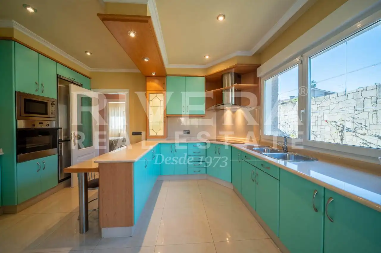 Cocina de Casa o chalet en venta en A Illa de Arousa  con Calefacción