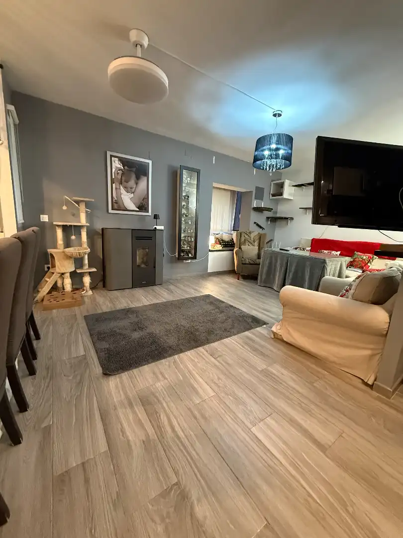 Sala de estar de Piso en venta en Alcalá la Real con Calefacción, Trastero y Amueblado