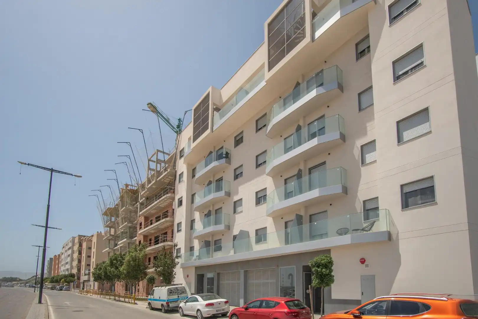 Außenansicht von Wohnung zum Verkauf in San Fernando mit Klimaanlage, Heizung und Terrasse