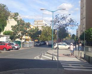 Vista exterior de Pis en venda en  Sevilla Capital amb Aire condicionat