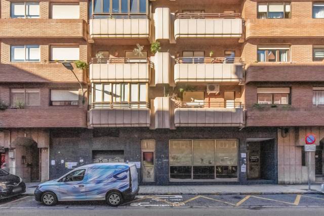 Local comercial en Venta en C/ Fuente el Sol en La Victoria - Puente Jardín
