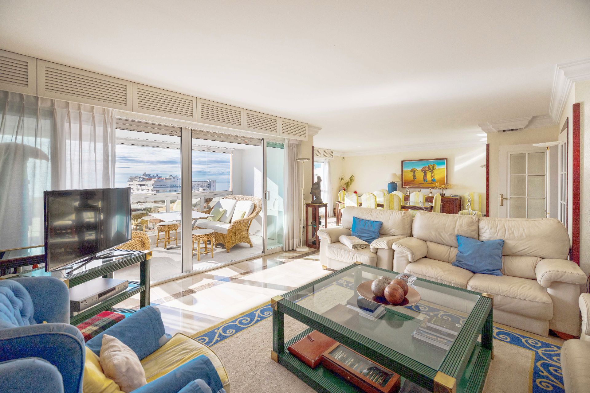 Sala d'estar de Àtic en venda en Marbella amb Aire condicionat, Calefacció i Terrassa