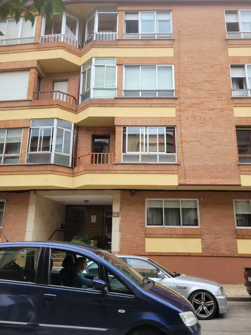 Vista exterior de Pis en venda en Soria Capital  amb Calefacció i Parquet