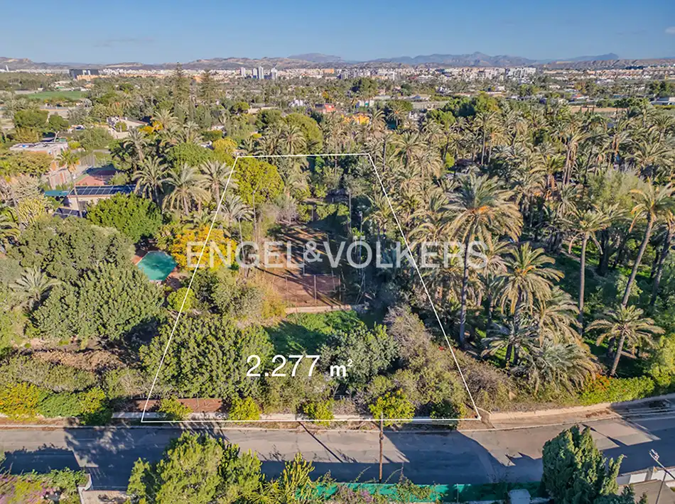 Terreno residencial en venta en Polígono Industrial Alzabares Alto