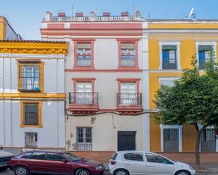 Exterior view of Flat for sale in  Sevilla Capital