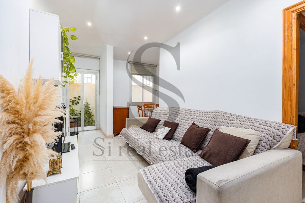 Exterior view of Flat for sale in  Barcelona Capital  with Terrace and Oven