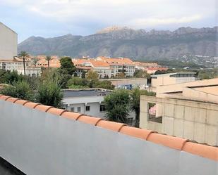 Vista exterior de Àtic de lloguer en Altea amb Aire condicionat, Calefacció i Terrassa