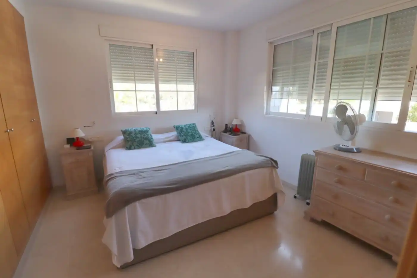 Habitación de Casa adosada en venta en Rocafort con Aire acondicionado, Calefacción y Jardín privado