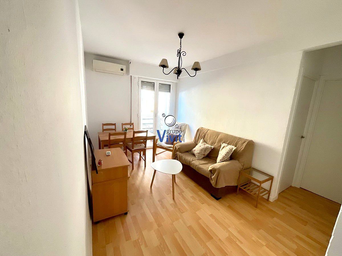 Living room of Flat for sale in Alcalá de Guadaira  with Air Conditioner, Parquet flooring and Terrace
