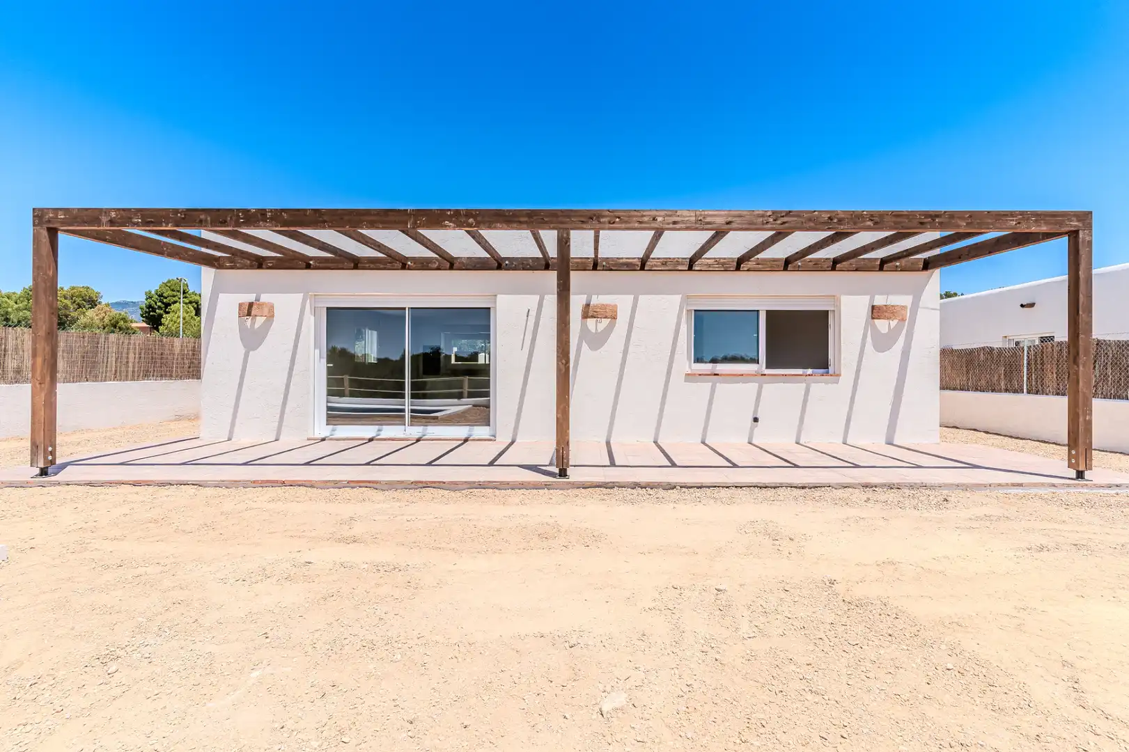 Außenansicht von Haus oder Chalet zum Verkauf in L'Ametlla de Mar  mit Klimaanlage, Heizung und Privatgarten