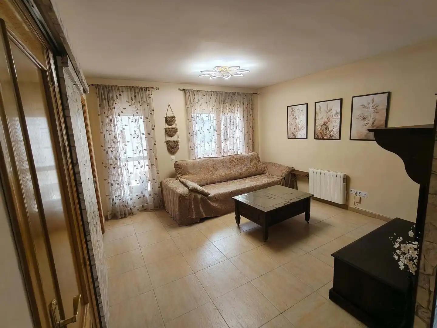Sala de estar de Casa adosada en venta en Calera y Chozas con Aire acondicionado y Calefacción