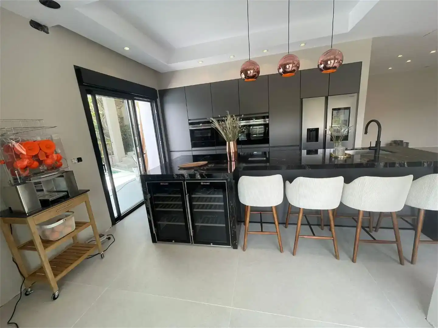 Kitchen of Houses for sale in Marbella  with Air Conditioner, Swimming Pool and Balcony