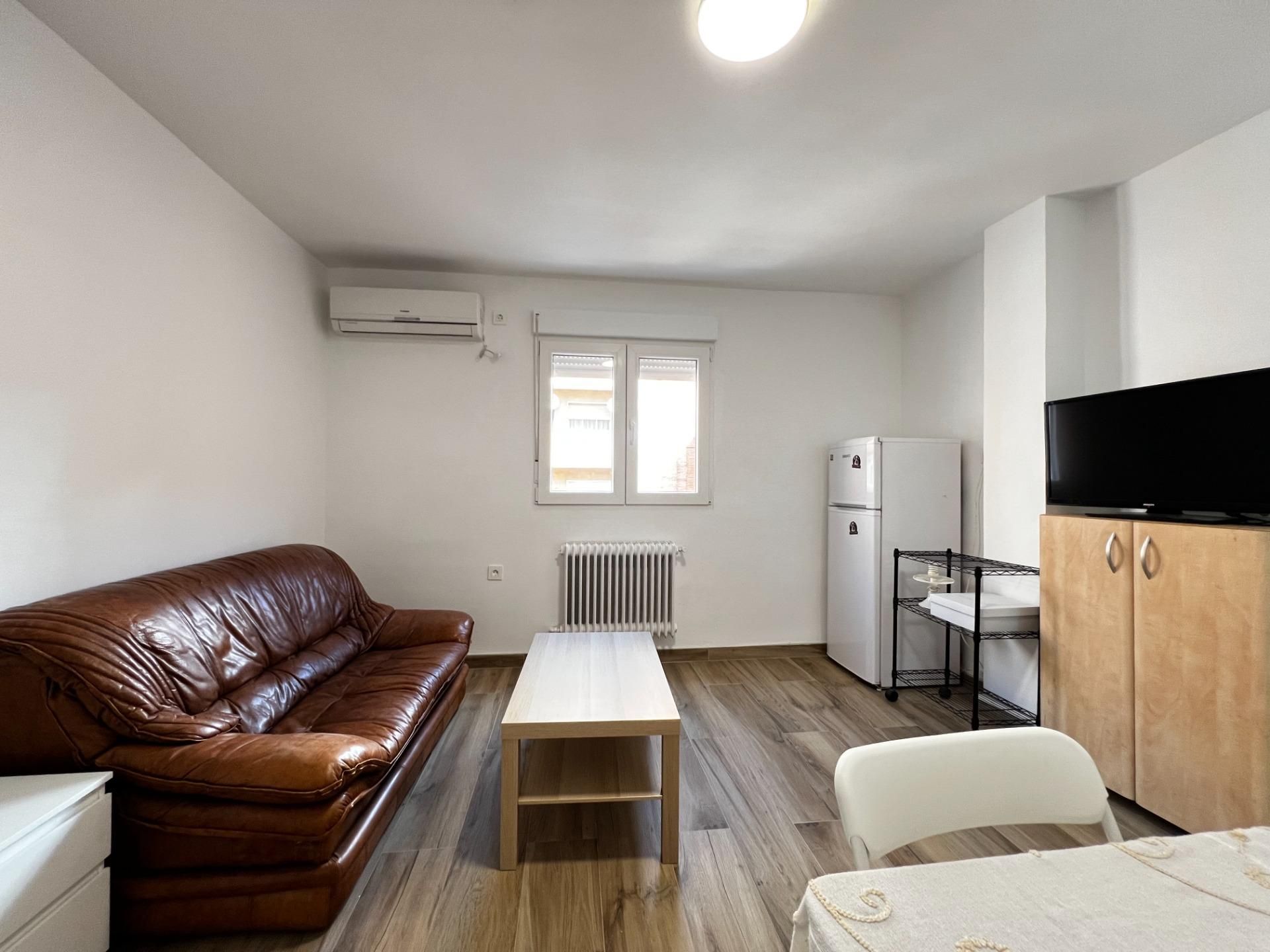 Living room of Flat to rent in  Granada Capital  with Air Conditioner and Furnished