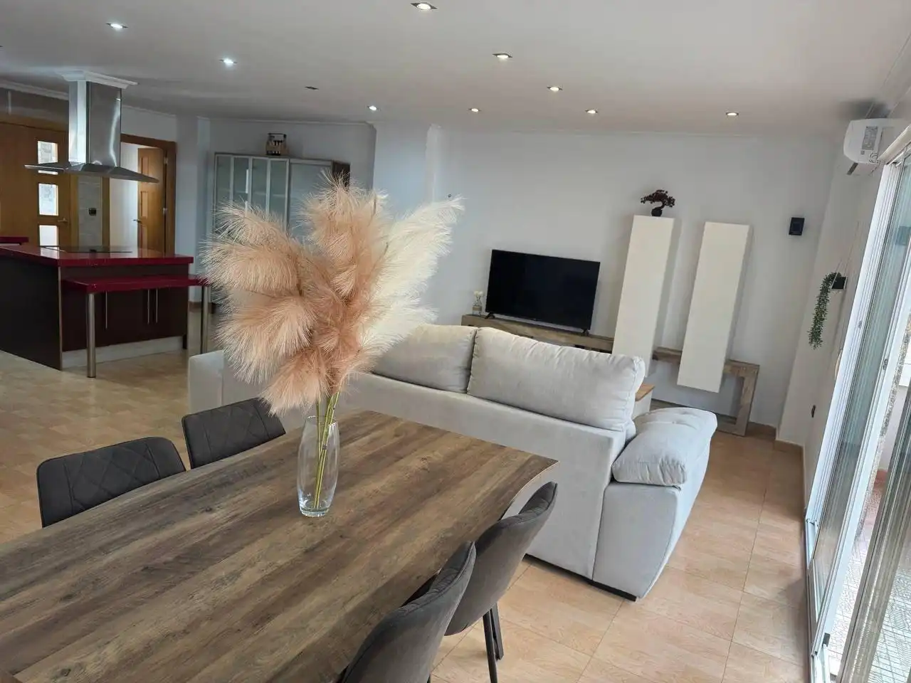 Amplio Apartamento Seminuevo en Torrevieja, Ideal para el vivir, imatge 3