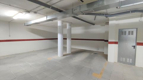 Disponemos de una plaza de garaje de 18 m en edificio residencial en la localidad de Petrer Alicante.