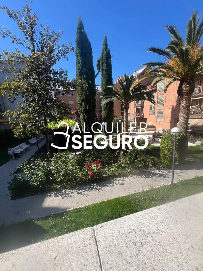 Vista exterior de Piso de alquiler en Madrid con Aire acondicionado, Calefacción y Trastero