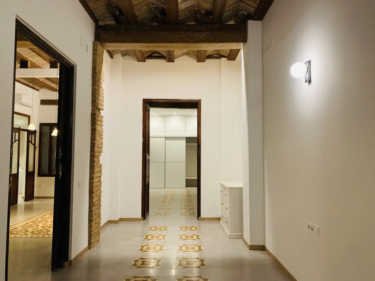Wohnung zur Miete in Valencia mit Klimaanlage, Heizung und Balkon