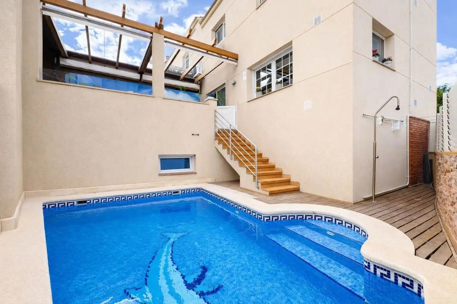 Swimming pool of Houses for sale in Valls  with Air Conditioner, Heating and Terrace