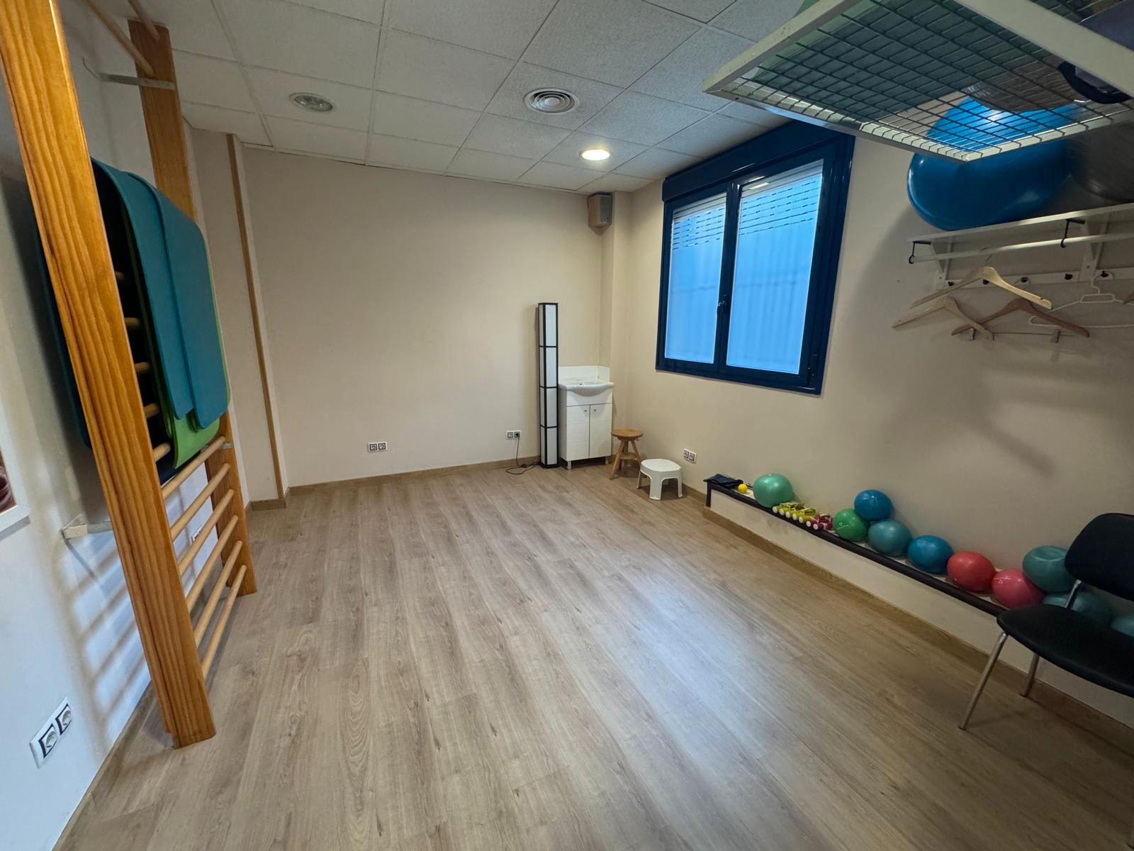 Premises for sale in  Madrid Capital  with Furnished