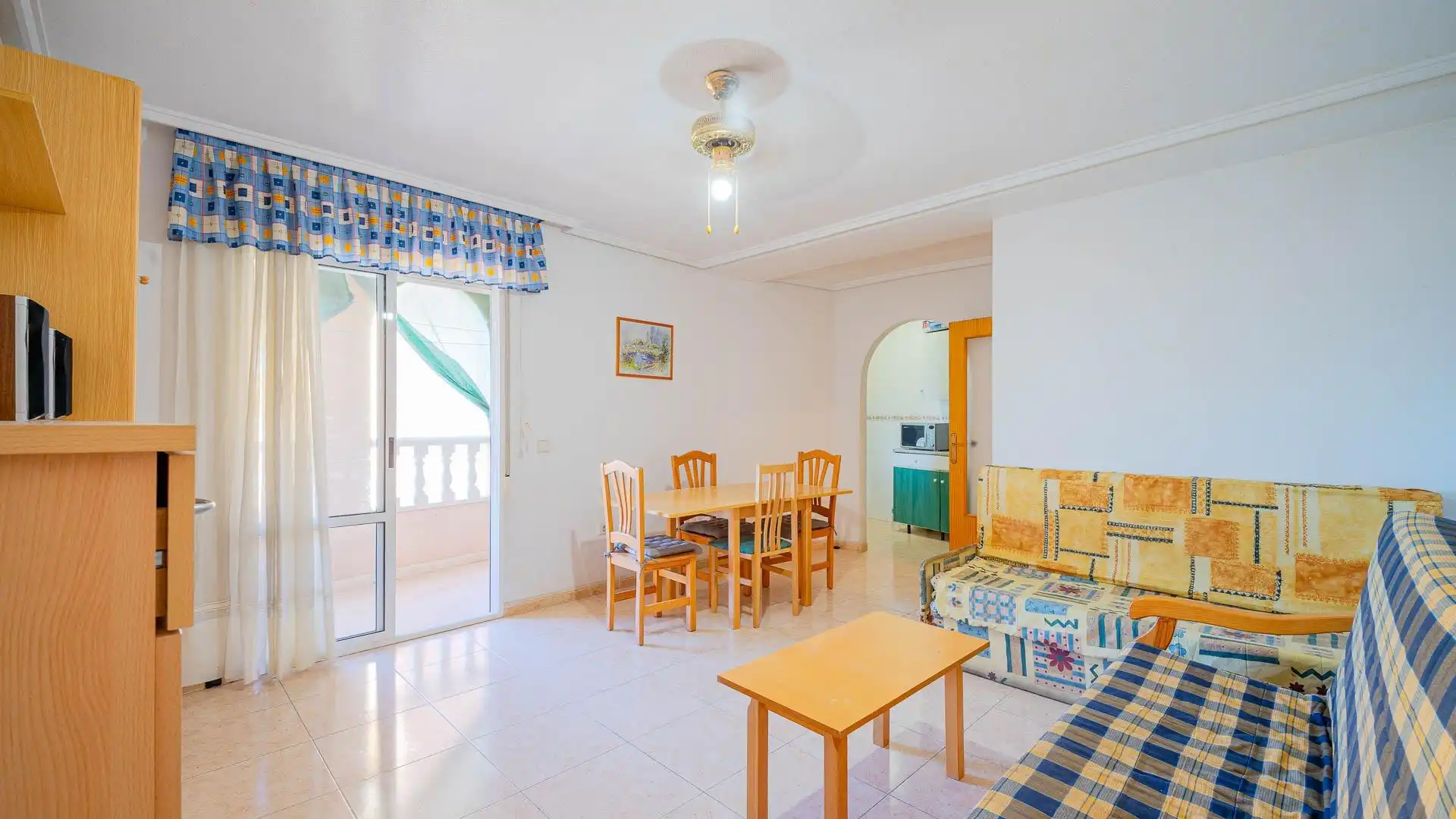 Sala de estar de Apartamento en venta en Torrevieja con Terraza y Piscina comunitaria