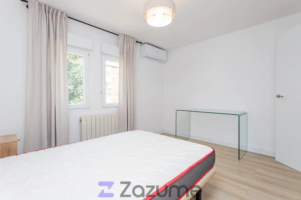 Habitación de Piso de alquiler en Madrid con Aire acondicionado, Calefacción y Parquet