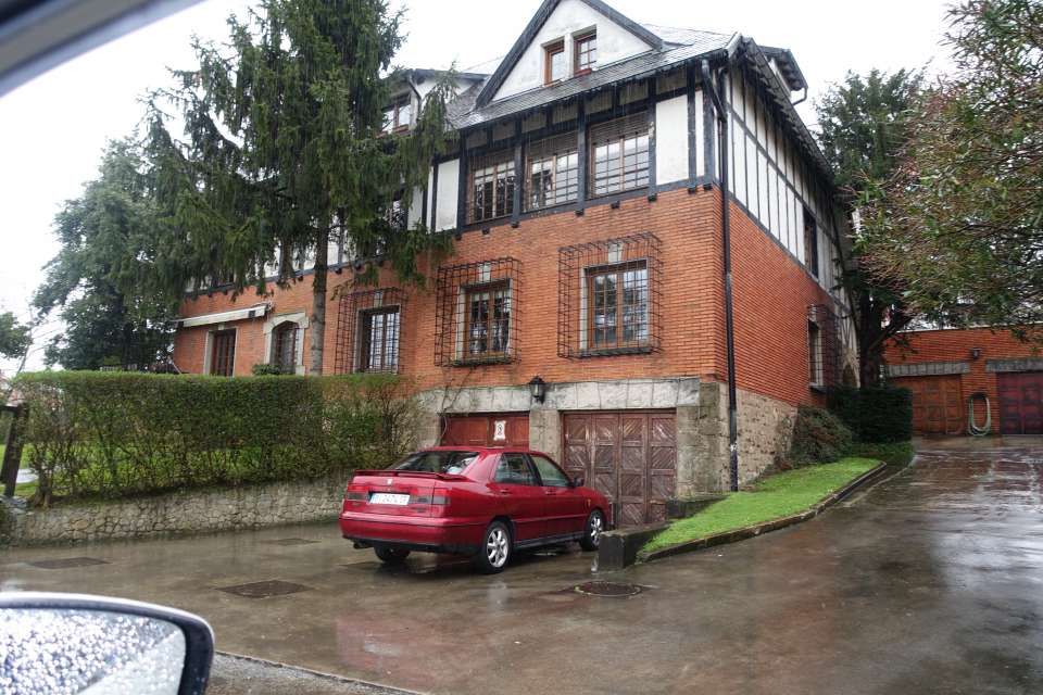 Vista exterior de Dúplex en venda en Leioa amb Calefacció i Jardí privat