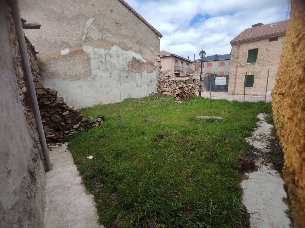 Industrial land for sale in Navarredonda y San Mamés