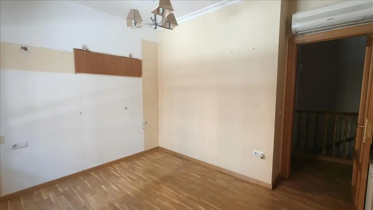 Habitación de Piso en venta en Ciudad Real con Calefacción, Parquet y Trastero