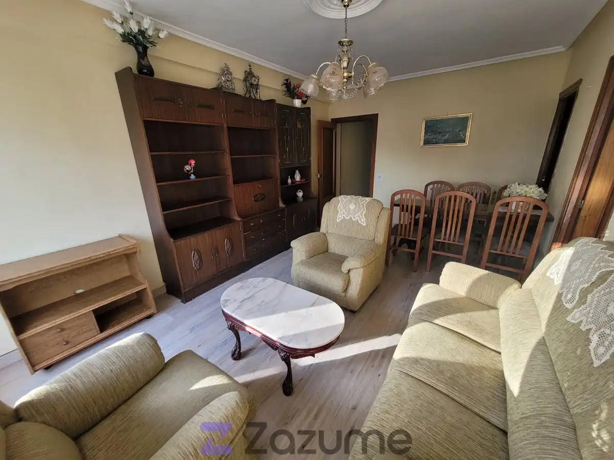 Sala de estar de Piso de alquiler en Cuéllar con Calefacción, Parquet y Terraza