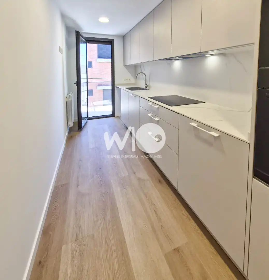 Cocina de Piso de alquiler en Girona con Aire acondicionado, Calefacción y Parquet
