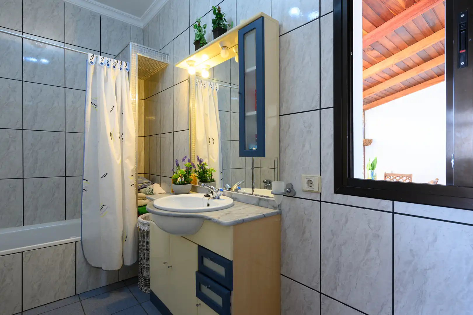 Bathroom of Houses for sale in Gáldar  with Terrace and Balcony