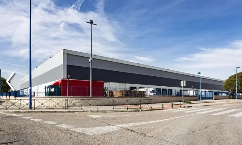 Industrial building to rent in Calle Tesla, imagen 3