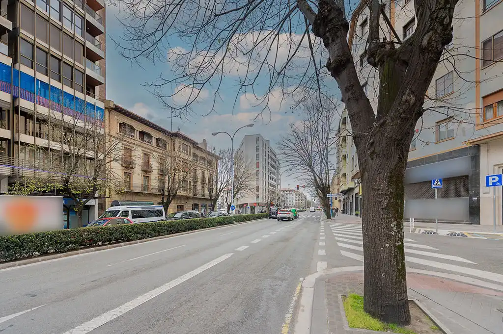 Vista exterior de Local en venda en  Pamplona / Iruña