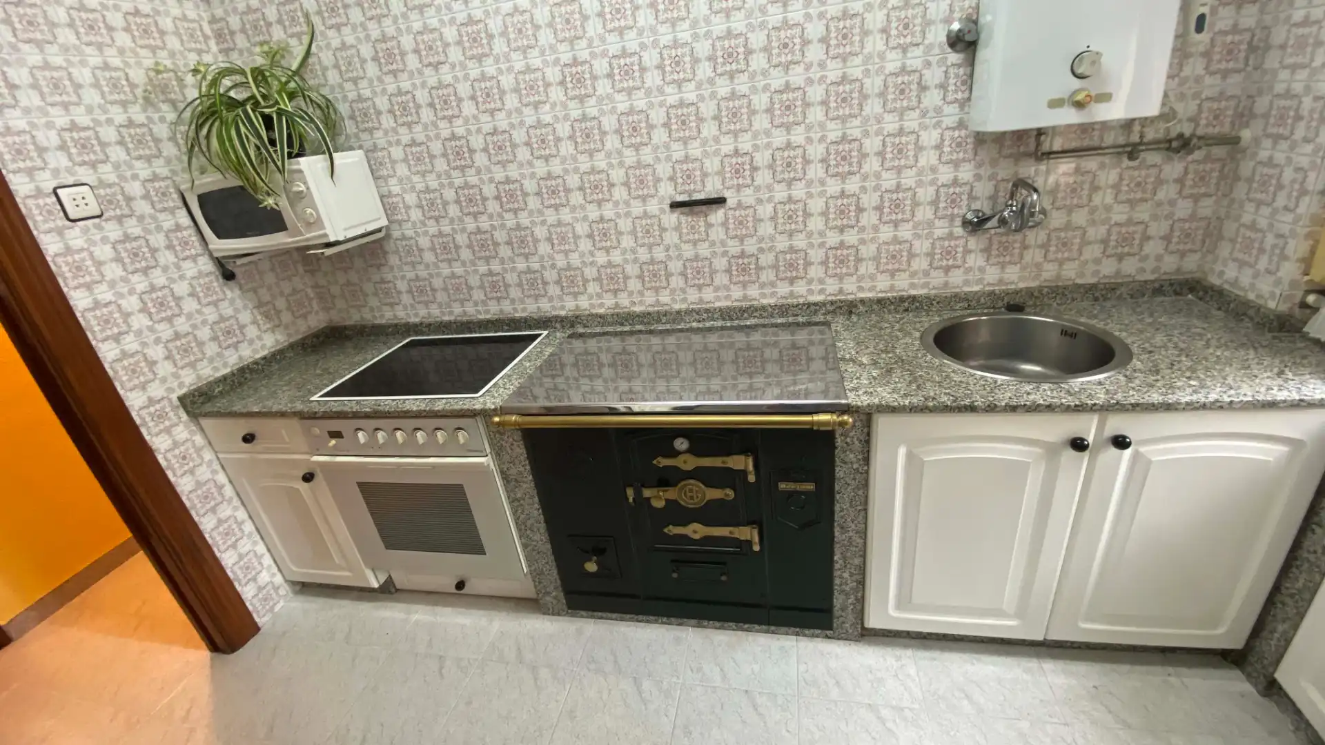 Kitchen of Flat for sale in San Martín del Rey Aurelio  with Parquet flooring, Storage room and Furnished