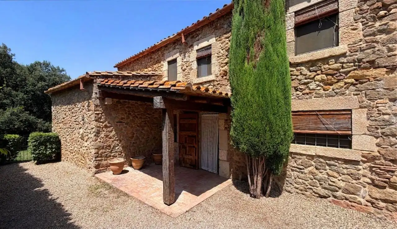 Landhaus mit Garten zum Verkauf in Barri Castell d'Empordà