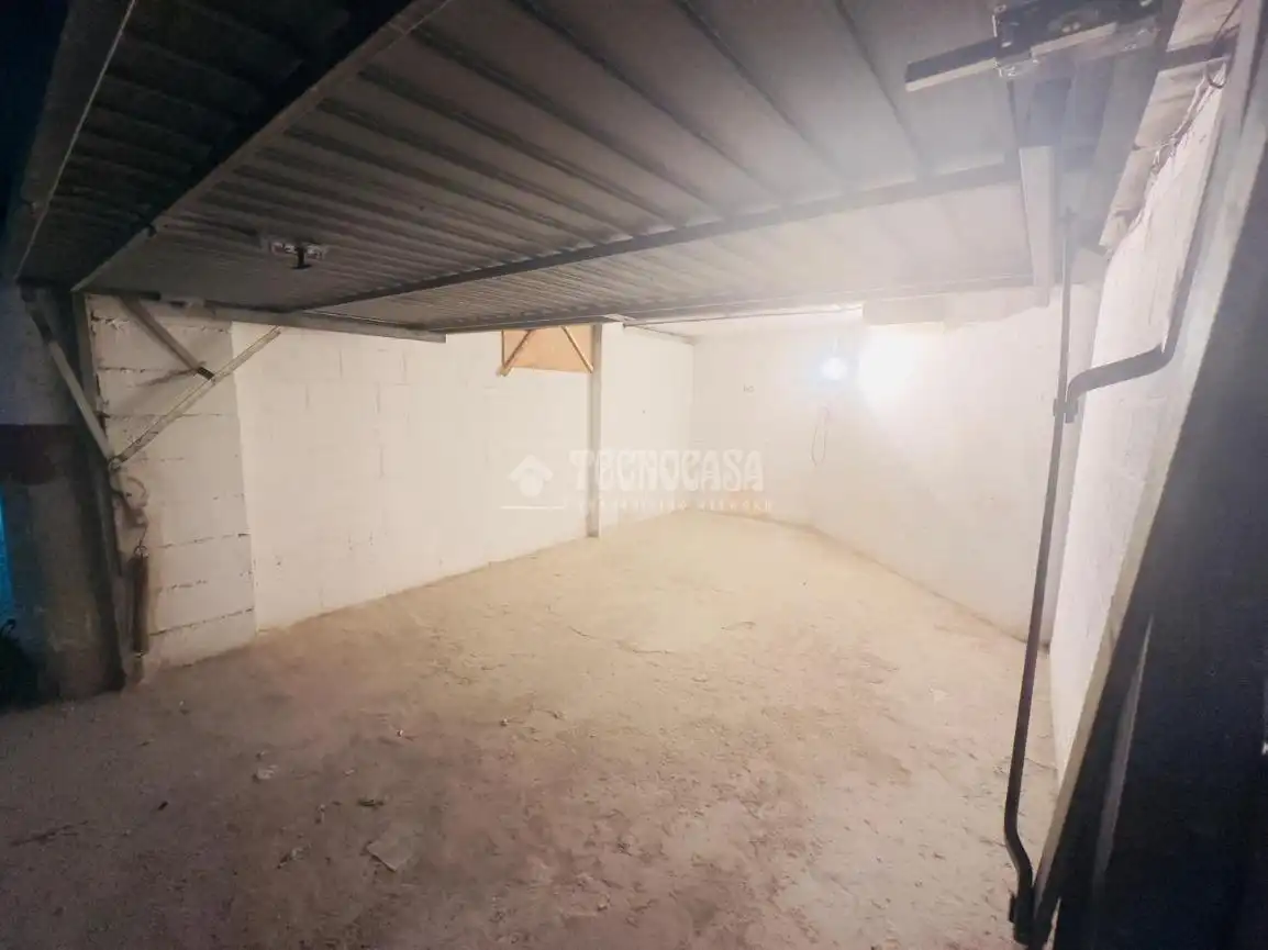 Garage zum Verkauf in Manilva