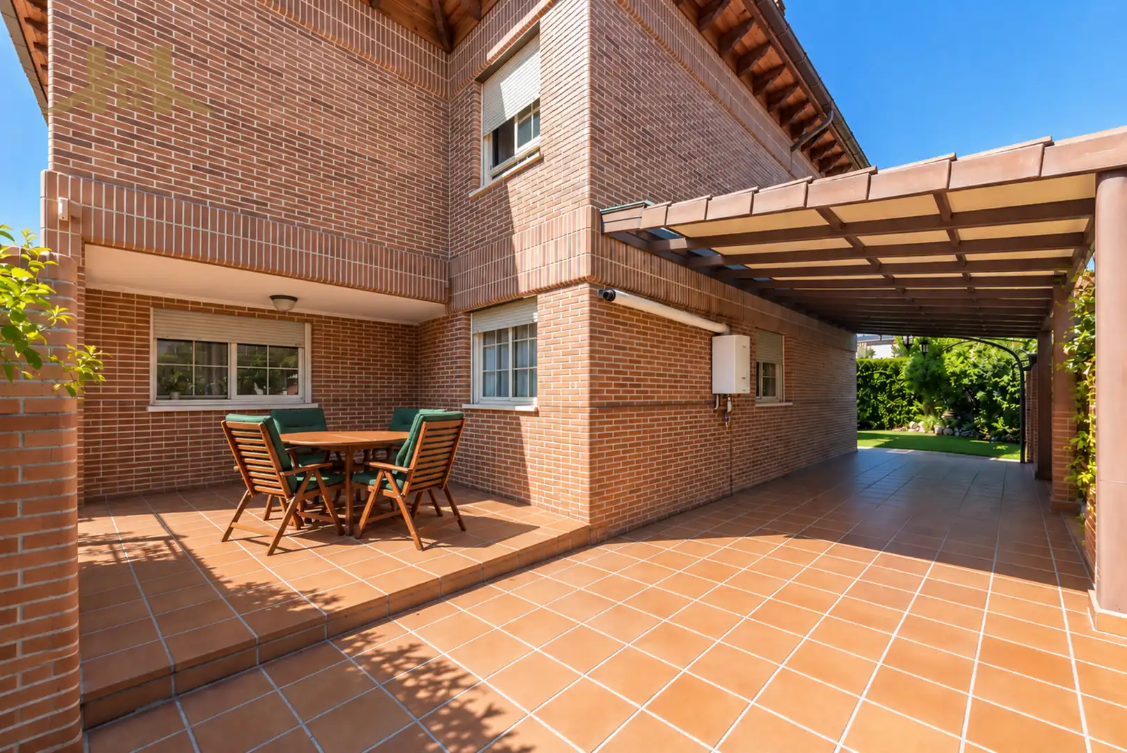 Terraza de Casa adosada en venta en Majadahonda con Aire acondicionado, Calefacción y Jardín privado