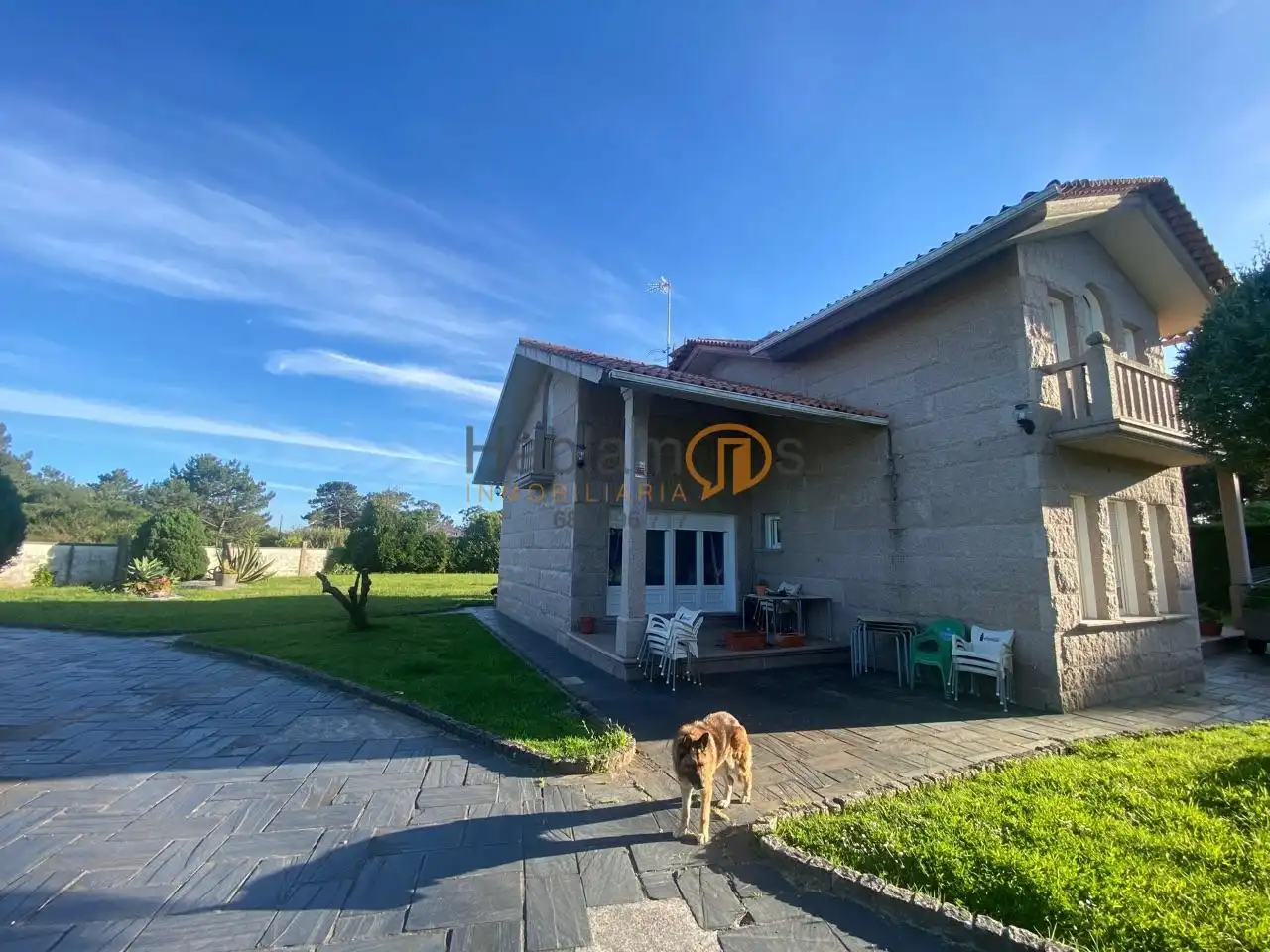 Vista exterior de Casa o chalet en venta en A Illa de Arousa  con Calefacción, Jardín privado y Terraza