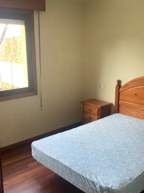 Habitación de Apartamento en venta en Marín con Parquet, Trastero y Amueblado