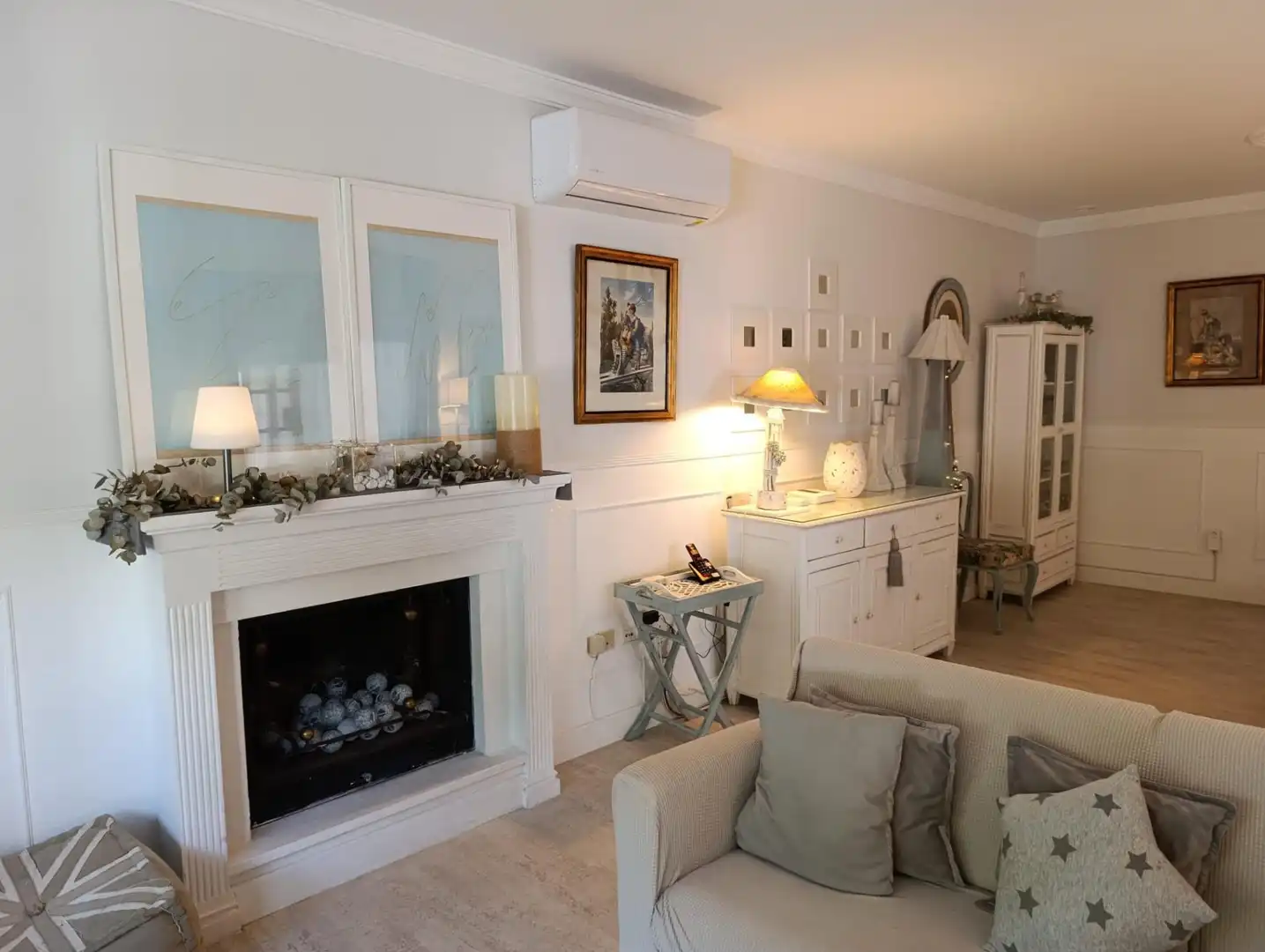 Sala d'estar de Casa o xalet en venda en Chiclana de la Frontera amb Aire condicionat, Jardí privat i Traster