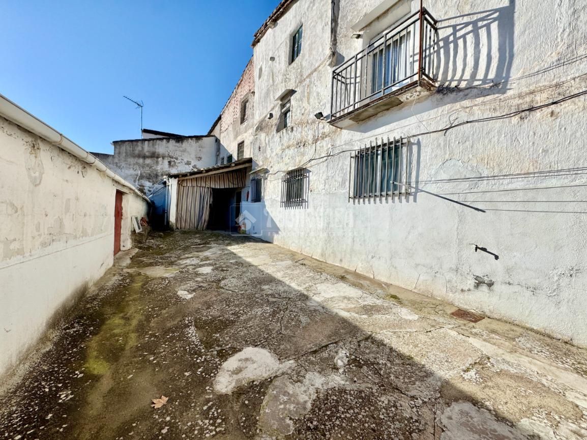 Vista exterior de Finca rústica en venda en Fuencemillán amb Jardí privat i Traster
