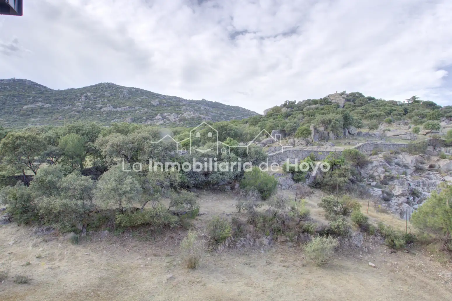 Wohnung zum Verkauf in Hoyo de Manzanares mit Heizung, Privatgarten und Abstellraum