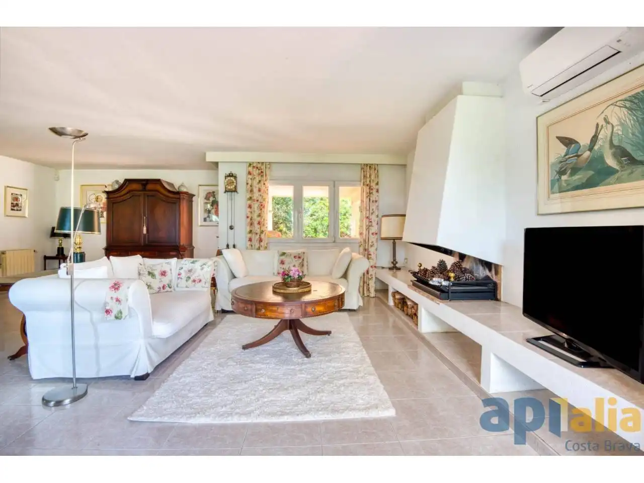 House with pool for sale in Avenida del Canigó, imagen 12